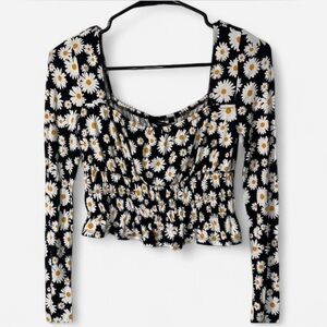 Black and White Daisy Print Top Size Small